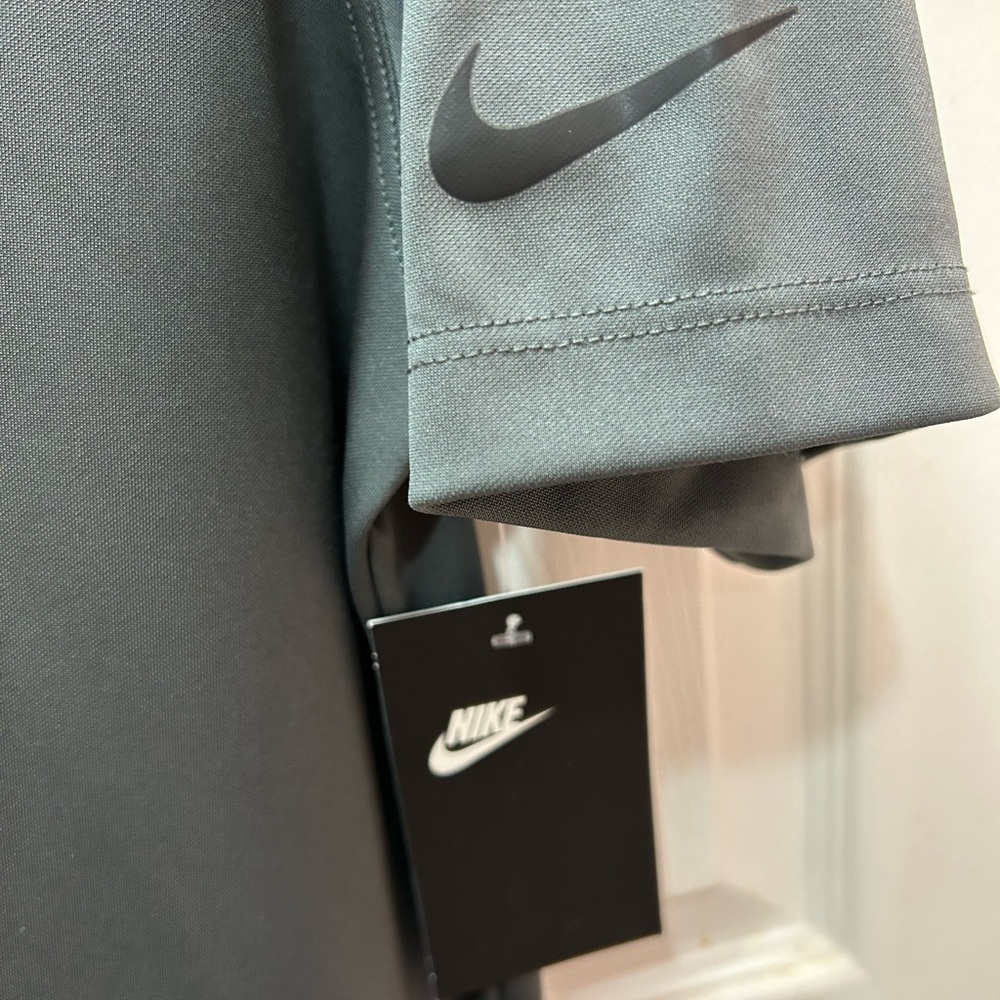 Nike men’s  gray dry-fit golf polo size large
